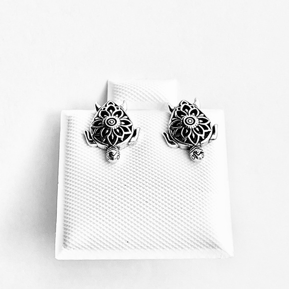 Sterling Silver Mandala Turtle Earring, Flower Earring, Animal Earrings, Turtles - Picture 5 of 13